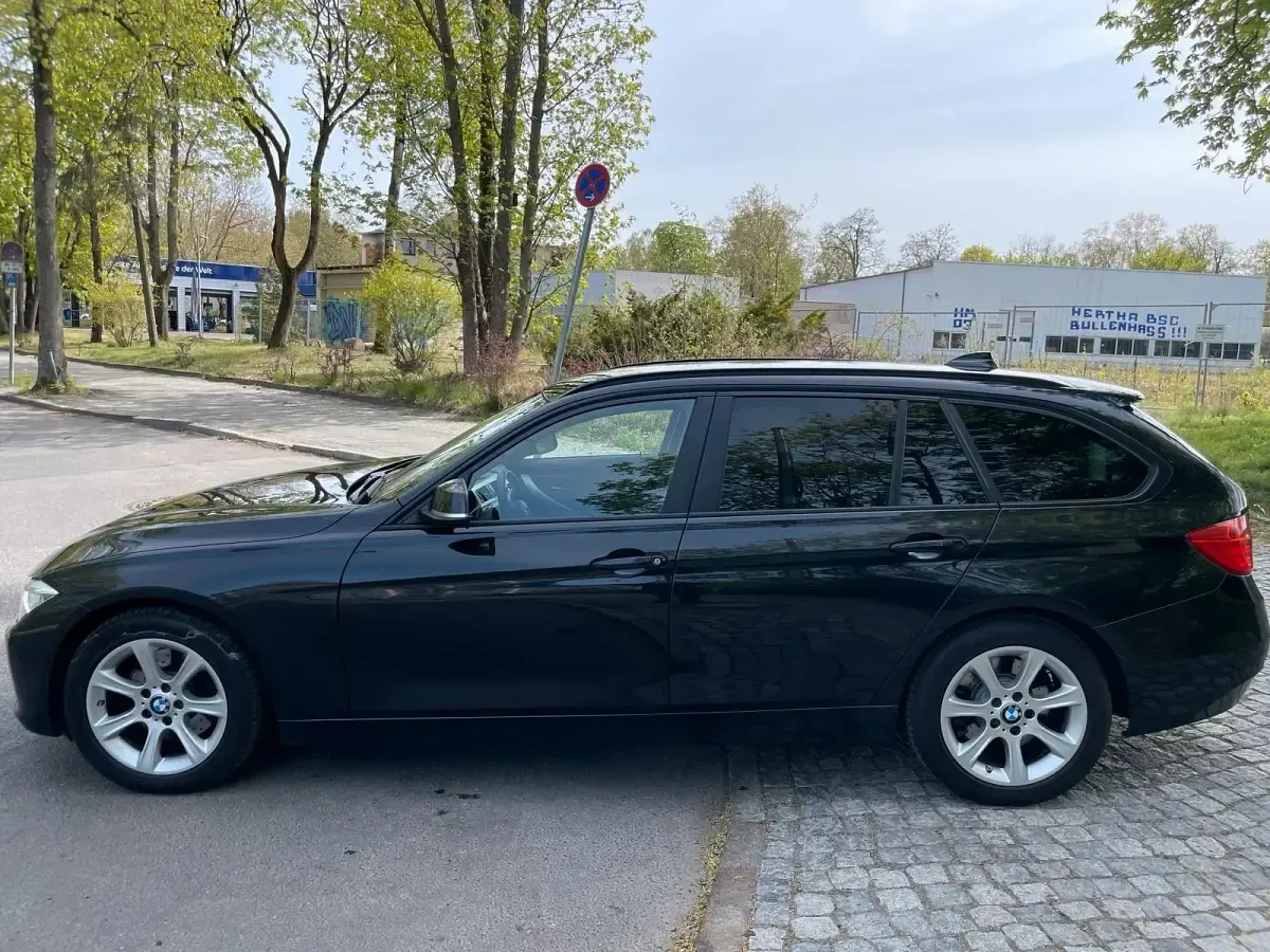 Gebraucht BMW 330 258 PS (189 kW) 2015 Schwarz Kombi