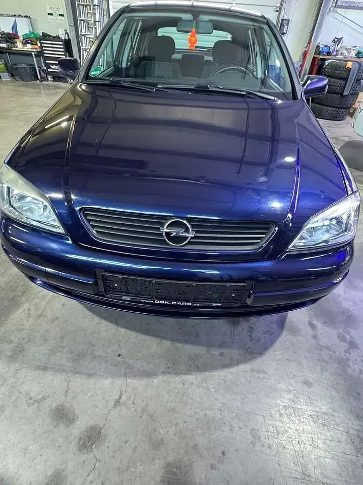 Second-hand Opel Astra Basis 84 CP (61 kW) 2000 Albastru Hatchback
