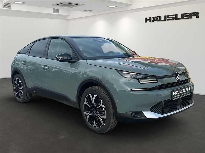 Neu Citroën e-C4 114 kW (156 PS) 2025 Grün Limousine