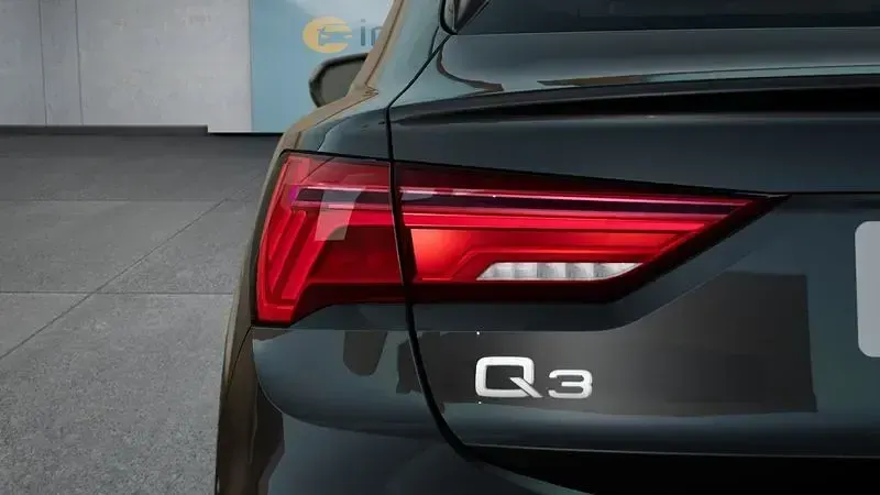 Gebraucht Audi Q3 Sportback 150 PS (110 kW) 2025 Schwarz SUV