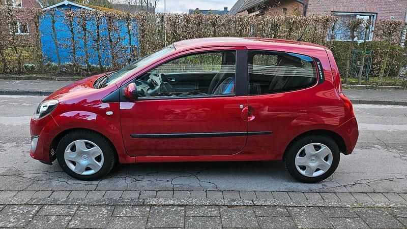 Second-hand Renault Twingo Rip Curl 75 CP (55 kW) 2009 Roșu Hatchback