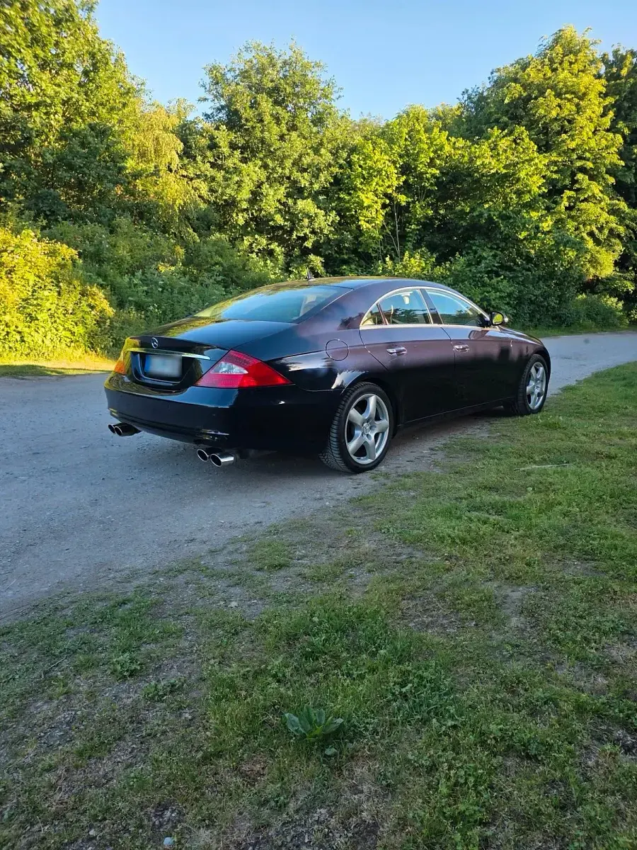 Gebraucht Mercedes CLS500 388 PS (285 kW) 2007 Blau Coupé