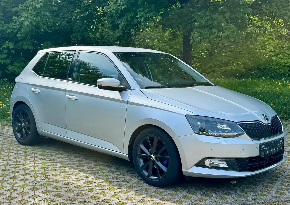 Gebraucht Skoda Fabia Joy 90 PS (66 kW) 2016 Silber Limousine