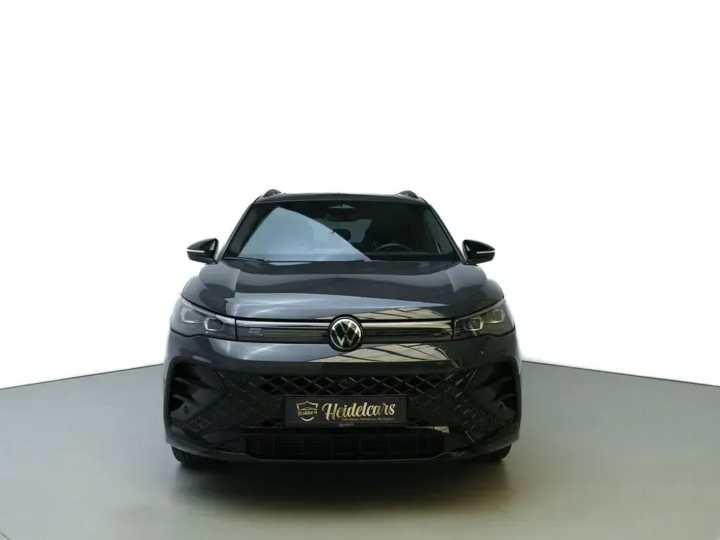 Gebraucht VW Tiguan R-line 193 PS (141 kW) 2024 Grau SUV