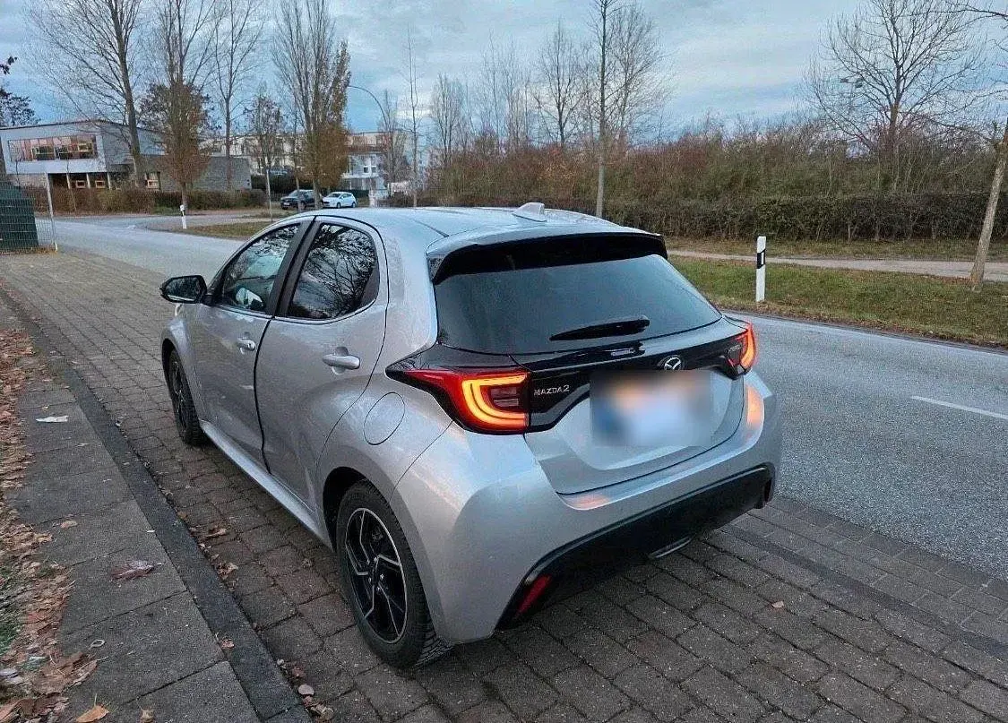 Second-hand Mazda 2 116 CP (85 kW) 2023 Argintiu Hatchback