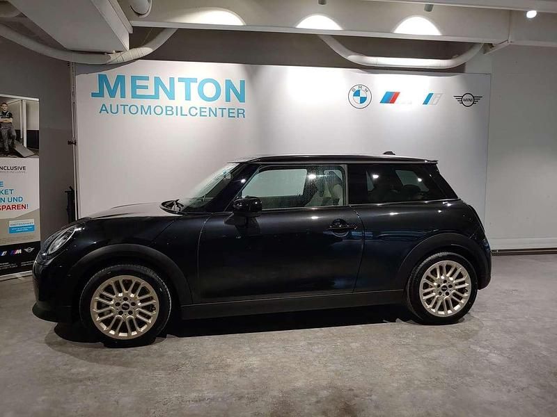 Gebraucht Mini Cooper S Favoured 204 PS (150 kW) 2024 Schwarz Kleinwagen