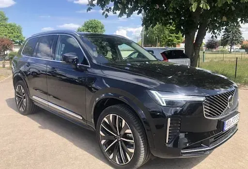Używany Volvo XC90 Plus 455 KM (334 kW) 2025 Czarny SUV