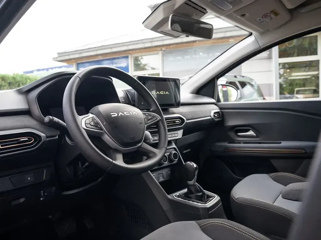 Neu Dacia Jogger Extreme 141 PS (103 kW) 2025 Dolomitgrau Van / Kleinbus