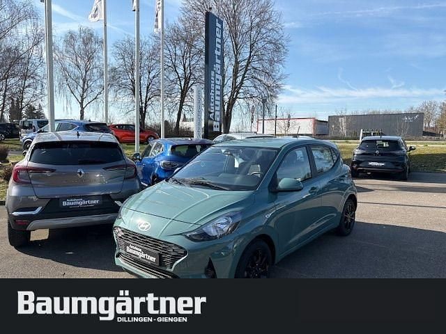Gebraucht Hyundai i10 Select 67 PS (49 kW) 2024 Grün Kleinwagen
