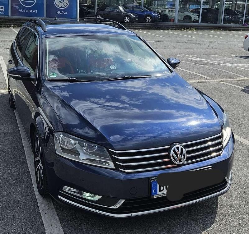 Blau Gebraucht 2014 VW Passat Sportline Kombi | 7.500 € (Guter Preis) - Bild 1/4