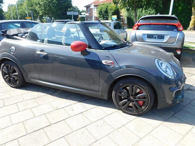Grau Gebraucht 2019 Mini John Cooper Works Cabriolet Cabrio | 27.985 € (Fairer Preis) - Bild 1/4