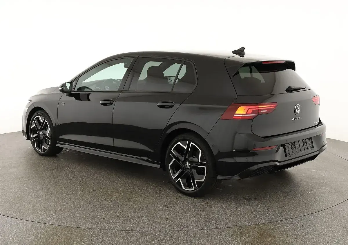Neu VW Golf VIII R-line 2026 Grenadillschwarz metallic