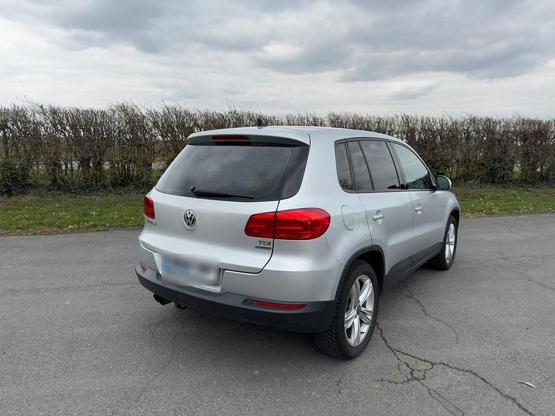 Gebraucht VW Tiguan 110 PS (80 kW) 2012 Silber SUV