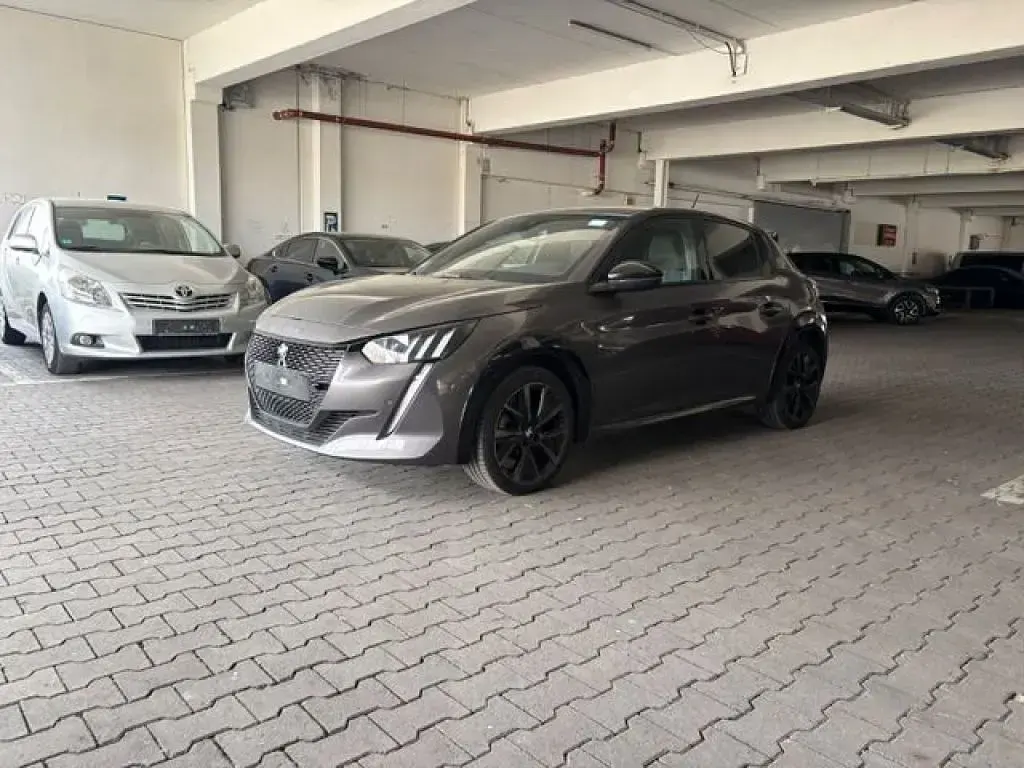 Gebraucht Peugeot 208 GT 101 PS (74 kW) 2023 Platiniumgrau (metallic) Kleinwagen