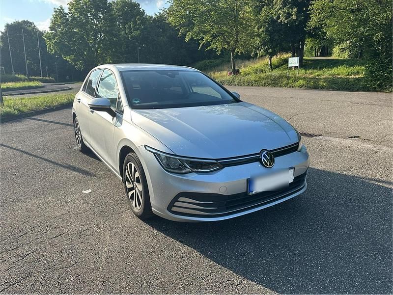 Silber Gebraucht 2022 VW Golf VIII Active Limousine | 18.000 € (Guter Preis) - Bild 1/4