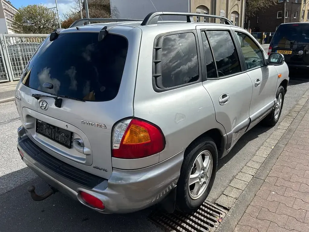 Gebraucht Hyundai Santa Fe GLS 173 PS (127 kW) 2004 Silber SUV