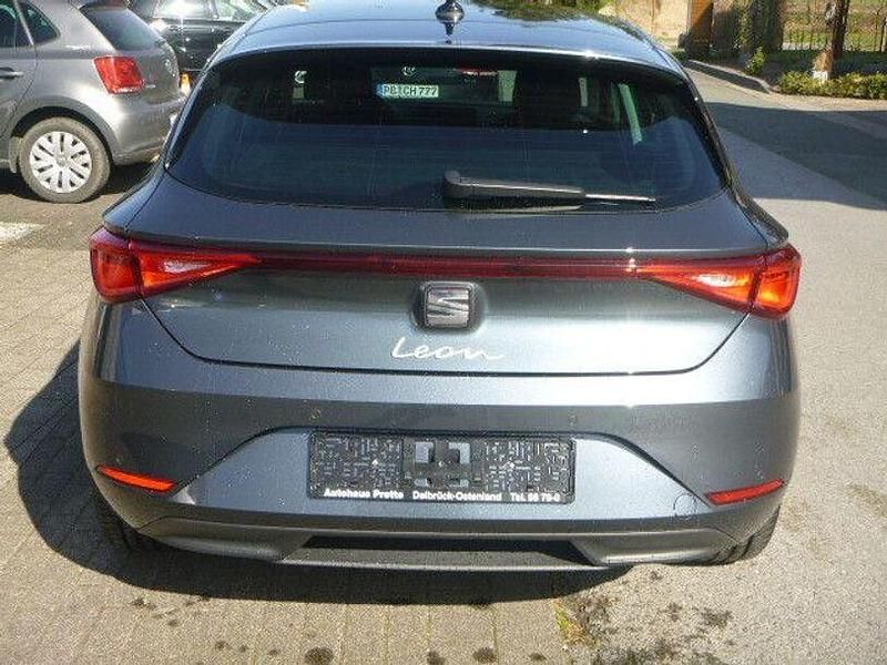 Gebraucht Seat Leon Style 131 PS (96 kW) 2024 "magnetic tech" Limousine