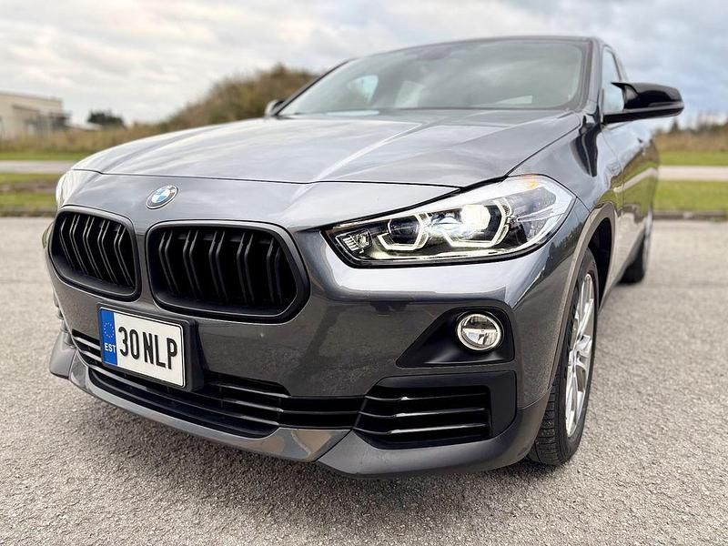 Grau Gebraucht 2019 BMW X2 Shadowline SUV | 16.900 € - Bild 1/4
