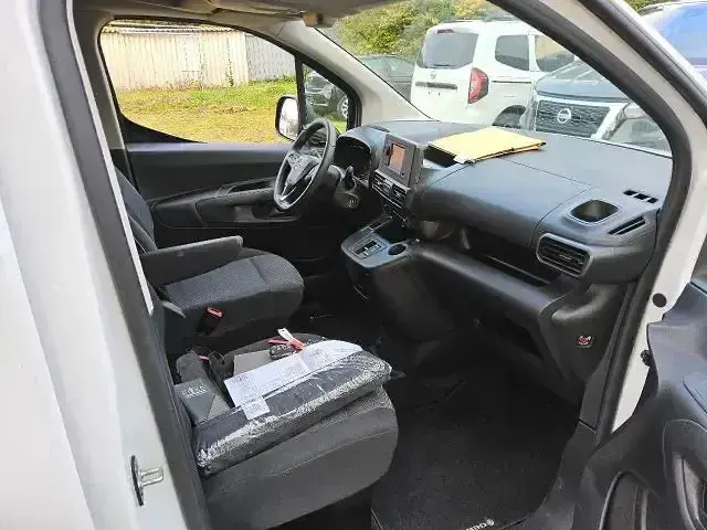 Używany Opel Combo-e Life Edition 100 kW (136 KM) 2022 Biały Kombi