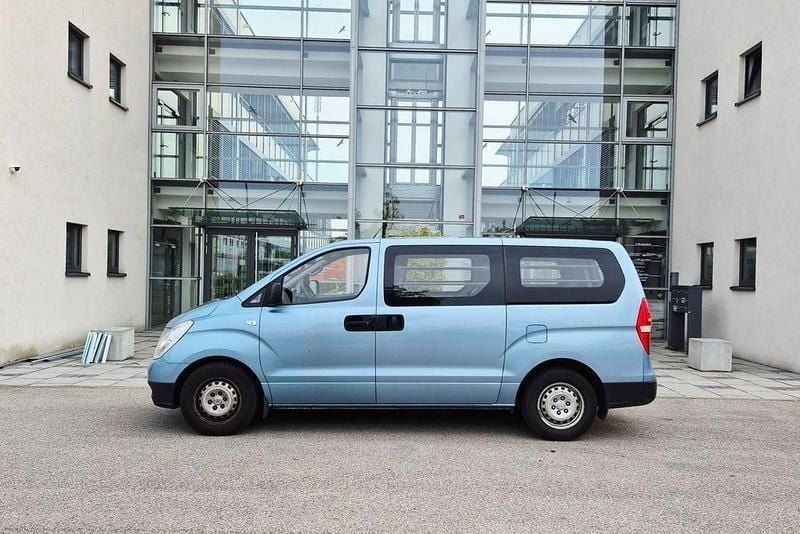 Blau Gebraucht 2011 Hyundai H-1 Van / Kleinbus | 6.100 € (Superpreis) - Bild 1/2