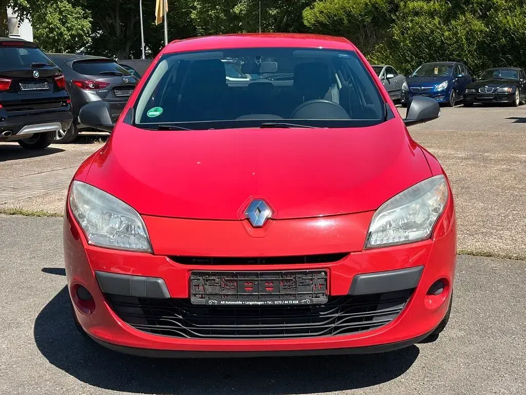 Gebraucht Renault Mégane Authentique 101 PS (74 kW) 2011 Rot Limousine