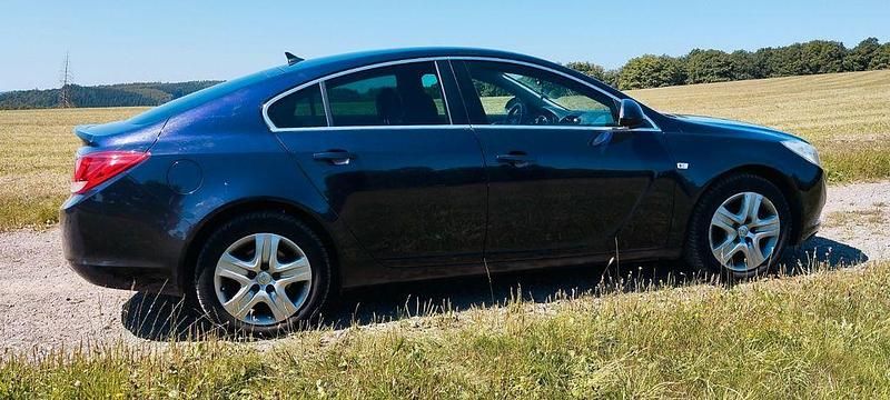 Blau Gebraucht 2013 Opel Insignia Limousine | 5.500 € (Guter Preis) - Bild 1/4