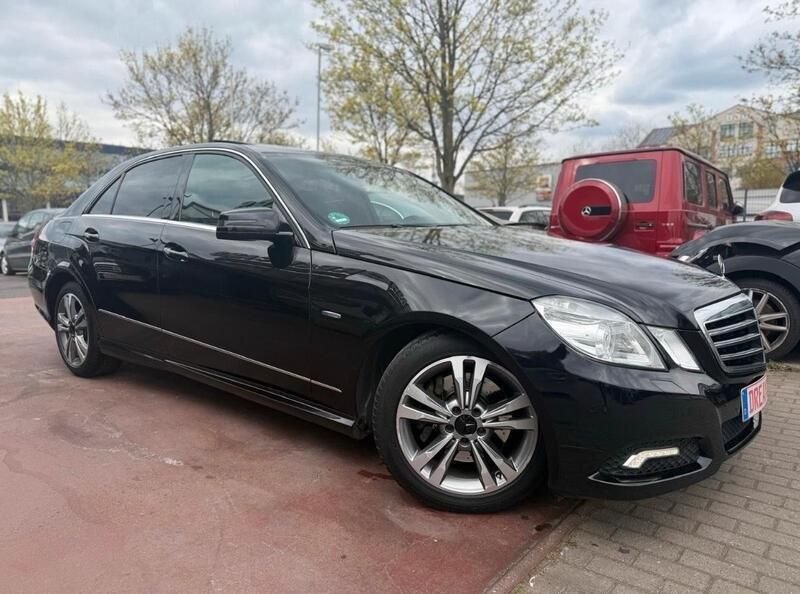 Schwarz Gebraucht 2009 Mercedes E350 Limousine | 6.000 € (Superpreis) - Bild 1/4