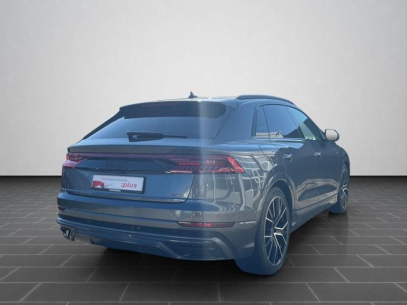 Gebraucht Audi Q8 Ambiente 286 PS (210 kW) 2022 Daytonagrau perleffekt (metallic) SUV