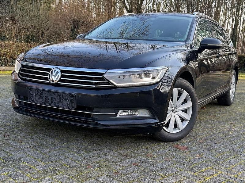 Schwarz Gebraucht 2016 VW Passat Comfortline Kombi | 8.900 € (Guter Preis) - Bild 1/4