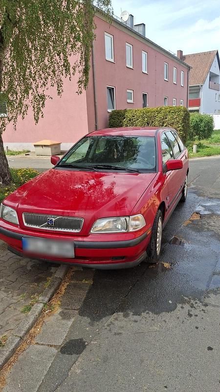 Gebraucht Volvo V40 116 PS (85 kW) 1999 Rot Kombi