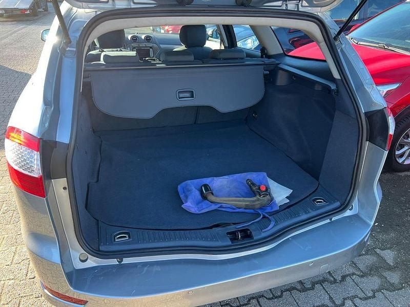 Gebraucht Ford Mondeo Titanium 140 PS (102 kW) 2009 Grau Limousine