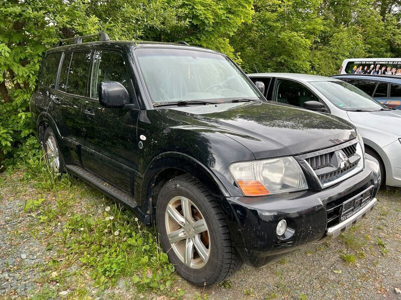 Schwarz Gebraucht 2006 Mitsubishi Pajero SUV | 8.490 € (Teuer) - Bild 1/1
