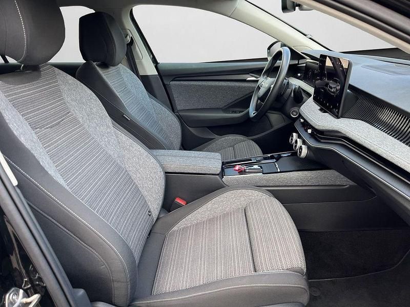 Gebraucht Skoda Superb Selection 150 PS (110 kW) 2025 Onyxschwarz metallic Kombi