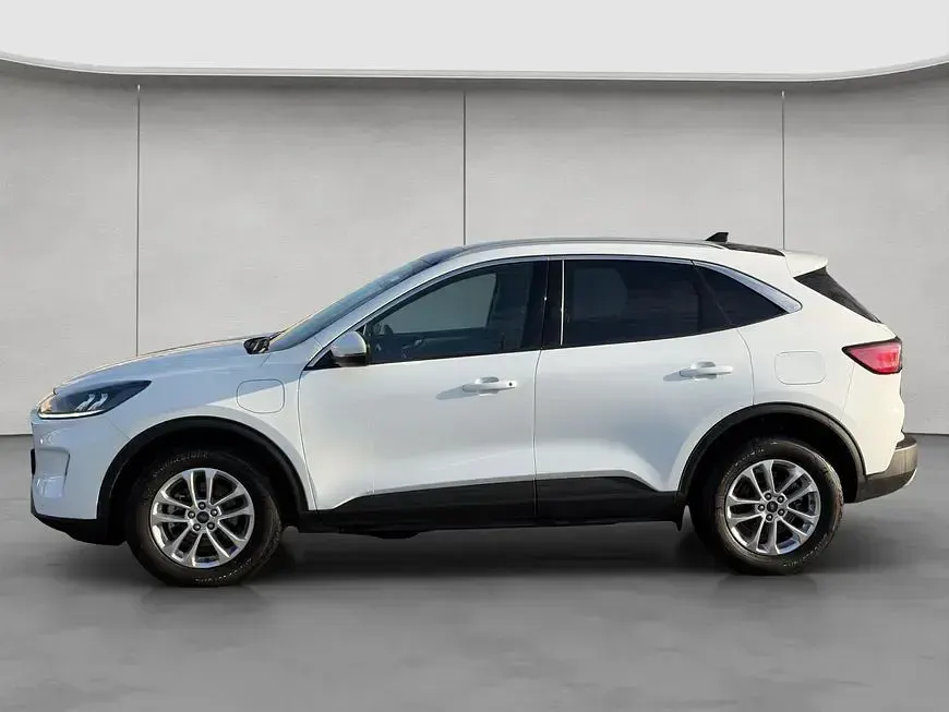 Gebraucht Ford Kuga Titanium 224 PS (164 kW) 2022 Frozen white SUV