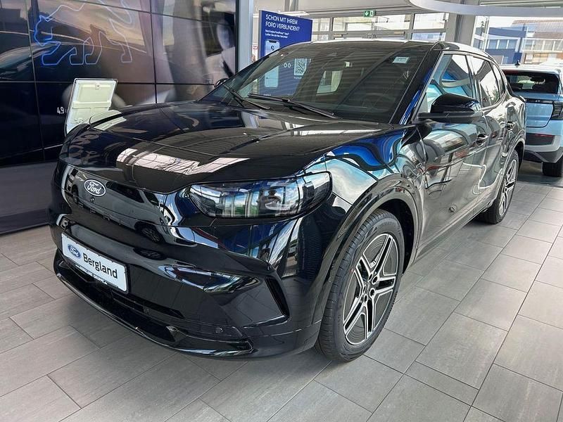 Schwarz Neu 2025 Ford Capri Extended Range Limousine | 53.990 € - Bild 1/4