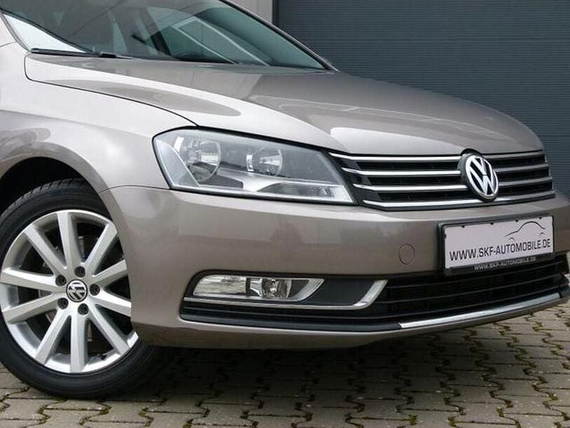 Gebraucht VW Passat 120 PS (88 kW) 2011 Schwarz Kombi