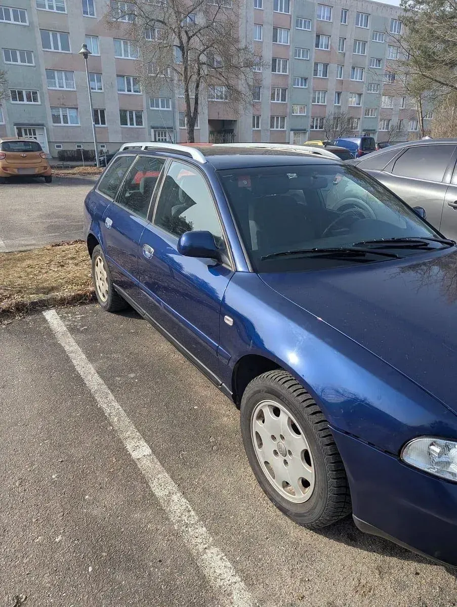 Gebraucht Audi A4 110 PS (80 kW) 1999 Blau Kombi