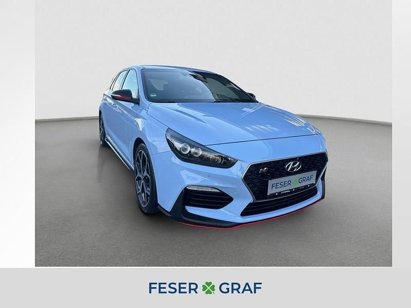 Blau Gebraucht 2018 Hyundai i30 Kleinwagen | 21.570 € (Fairer Preis) - Bild 1/4