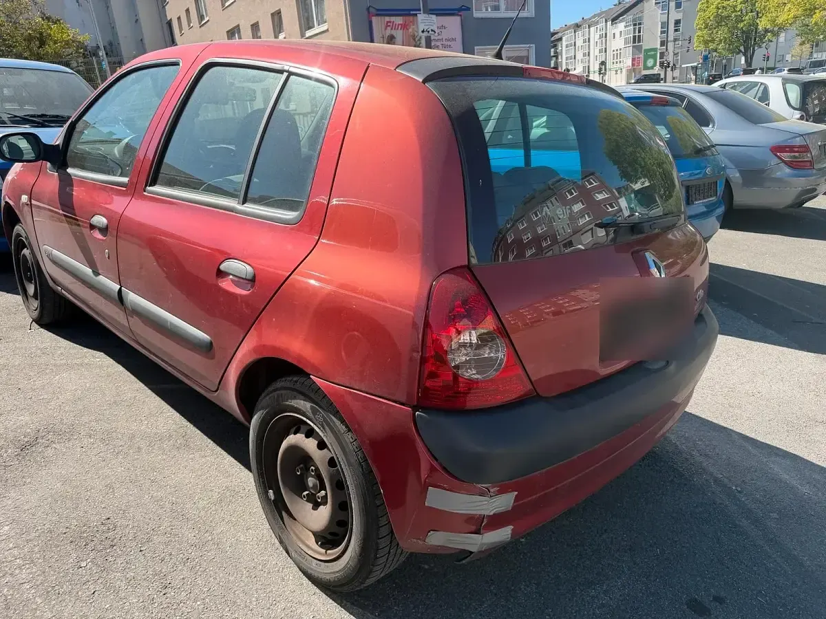 Używany Renault Clio II 75 KM (55 kW) 2005 Hatchback