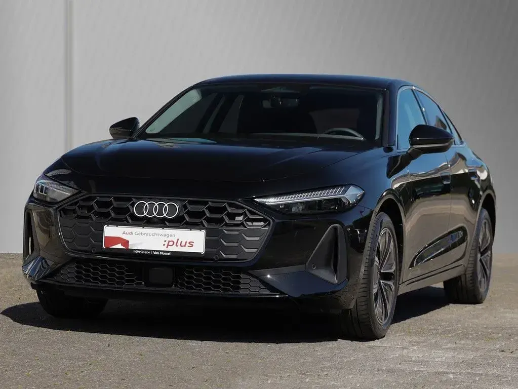 Gebraucht Audi A5 Sport 204 PS (150 kW) 2025 Mythosschwarz metallic Limousine