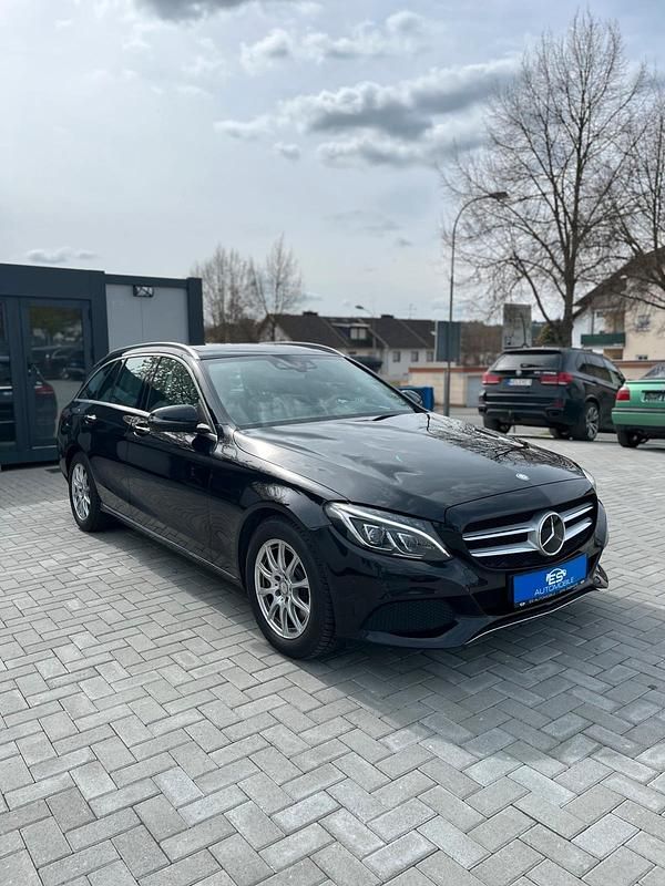 Gebraucht Mercedes C250 211 PS (155 kW) 2015 Schwarz Kombi