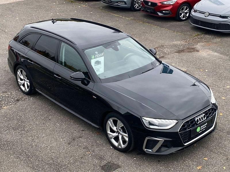 Mythosschwarz Gebraucht 2022 Audi A4 Sport Kombi | 19.980 € (Fairer Preis) - Bild 1/4
