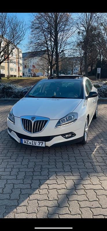 Weiß Gebraucht 2010 Lancia Delta Kleinwagen | 3.300 € - Bild 1/4