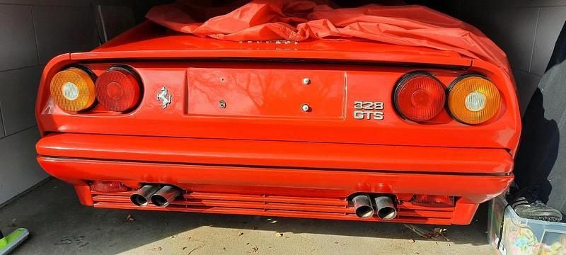 Gebraucht Ferrari 328 271 PS (199 kW) 1986 Rot Cabrio