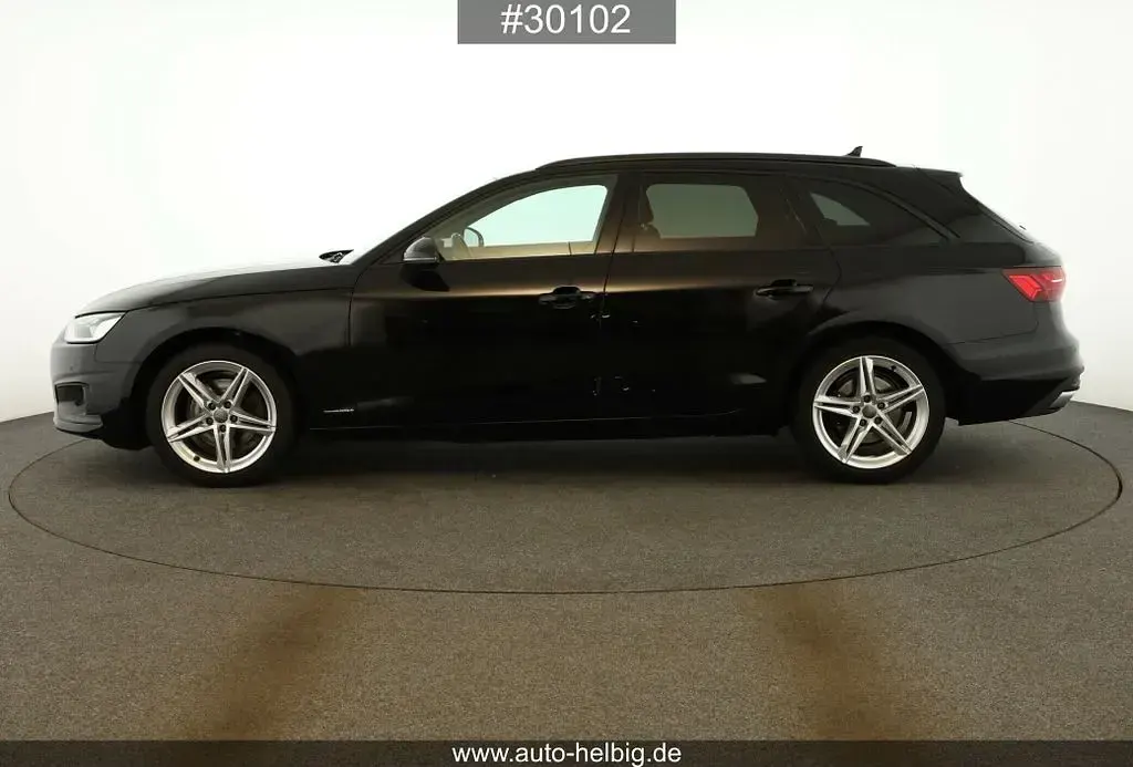 Gebraucht Audi A4 Basis 163 PS (119 kW) 2022 Schwarz Kombi
