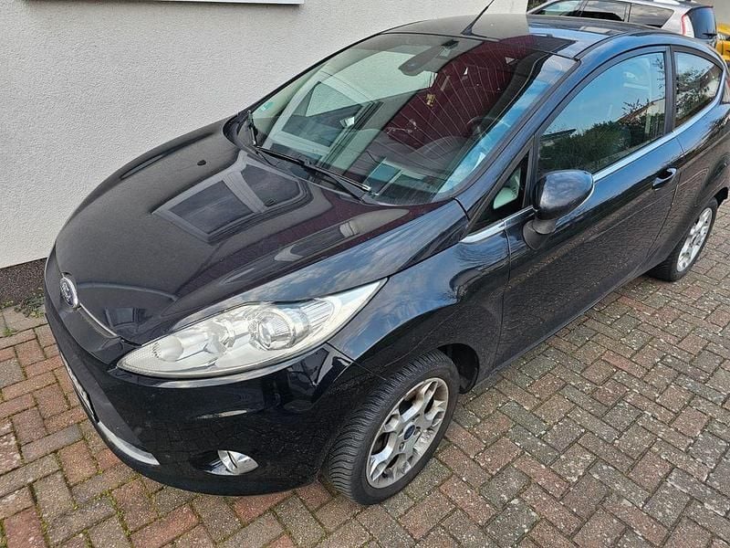 Gebraucht Ford Fiesta Titanium 82 PS (60 kW) 2012 Schwarz Kleinwagen
