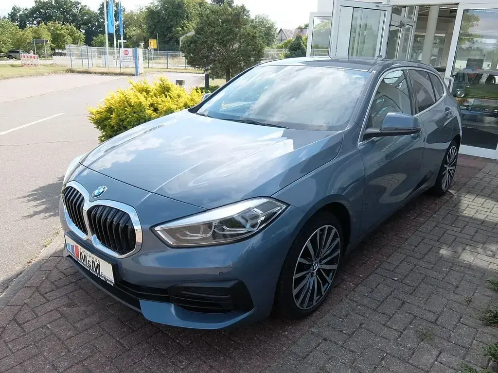 Gebraucht BMW 118 Advantage 150 PS (110 kW) 2022 Grau Limousine
