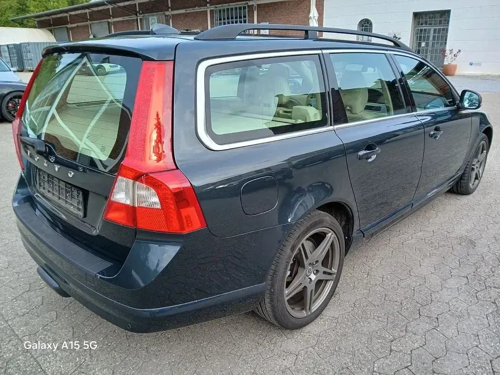 Używany Volvo V70 Pro 163 KM (119 kW) 2013 Szary Kombi