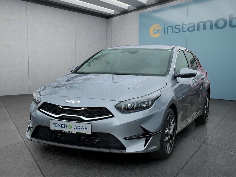 Neu Kia Ceed Style 140 PS (102 kW) 2025 Silber Kleinwagen