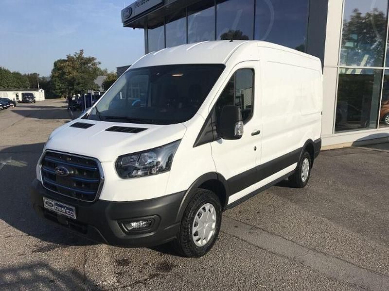 Gebraucht Ford Transit Trend 135 kW (184 PS) 2023 Frostweiß (weiss) Limousine